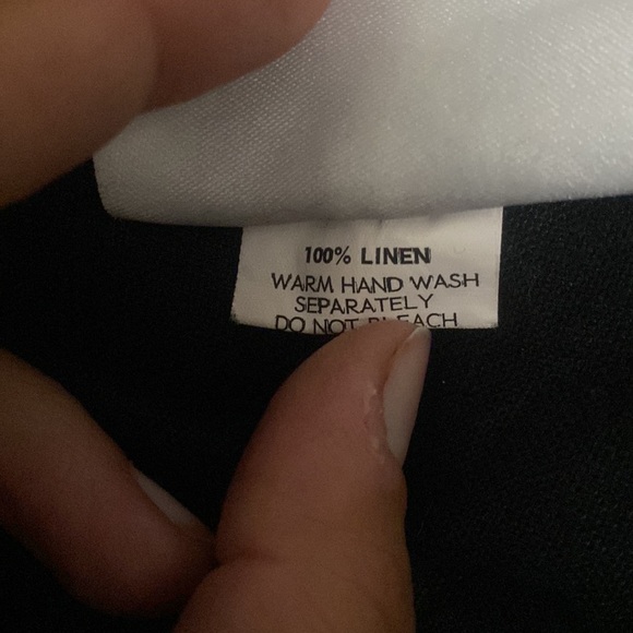 100% linen black button down tank top with adjustable straps - Picture 5 of 7